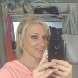 Meet your Posher, Kelley